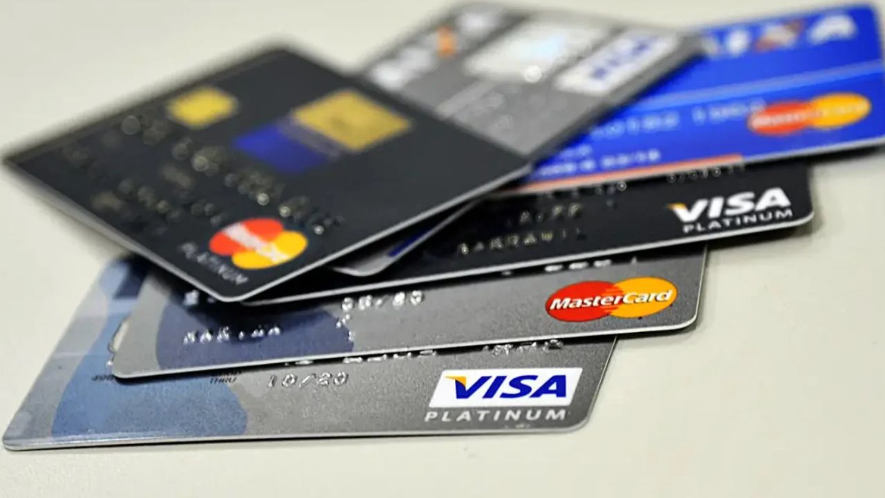 How Credit Cards Affect Your Credit Score